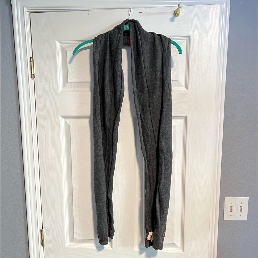 GAP RED Gray Scarf.